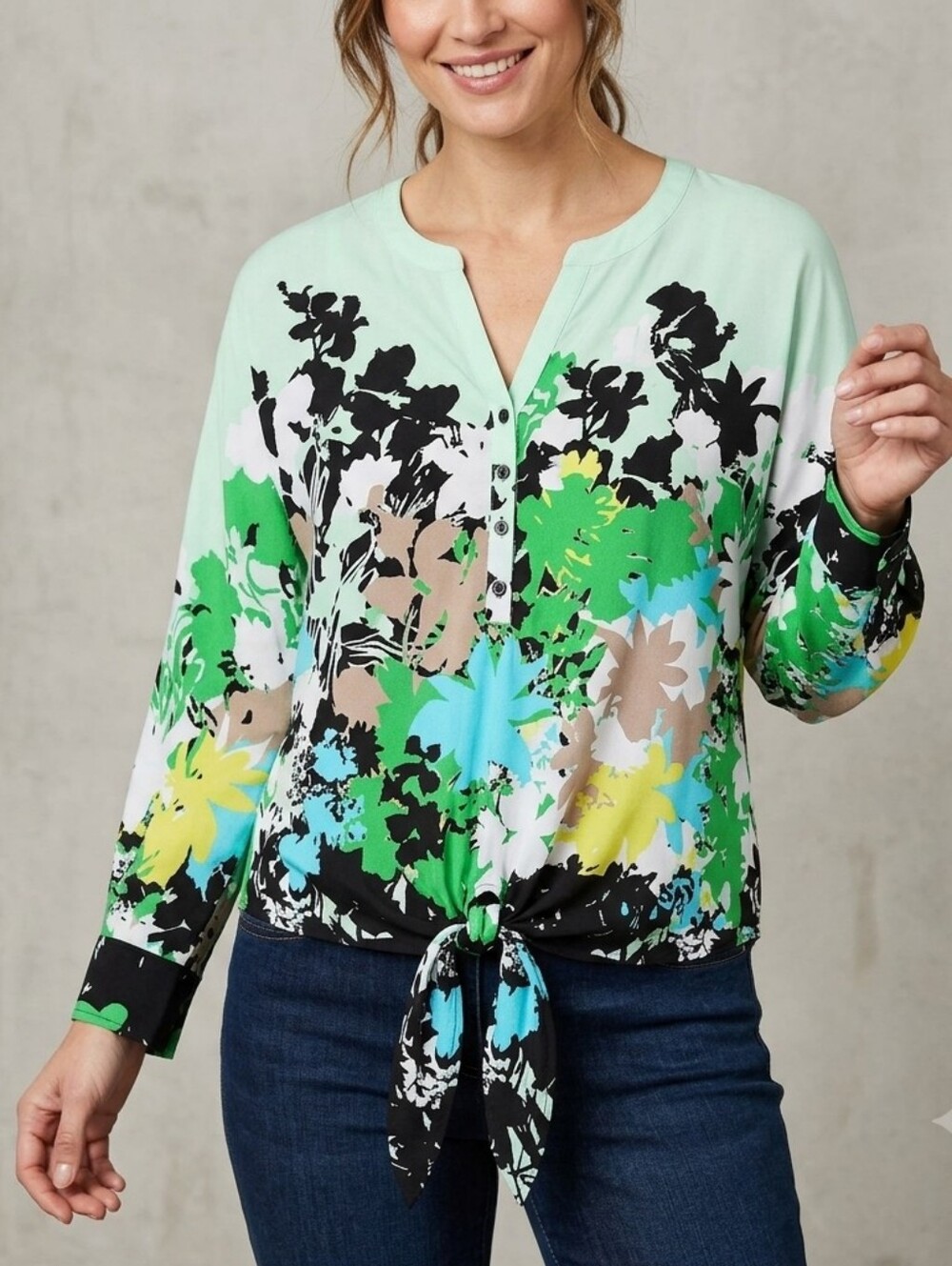 Dana Buchman Floral Print Blouse in Green, Black & White